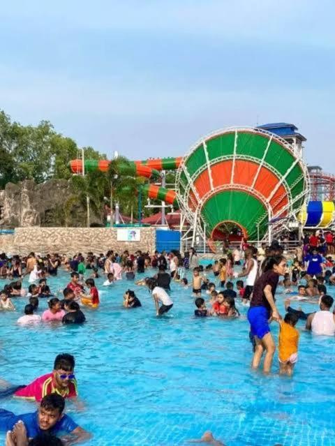 Amar Priya Guest House Колката Екстериор снимка